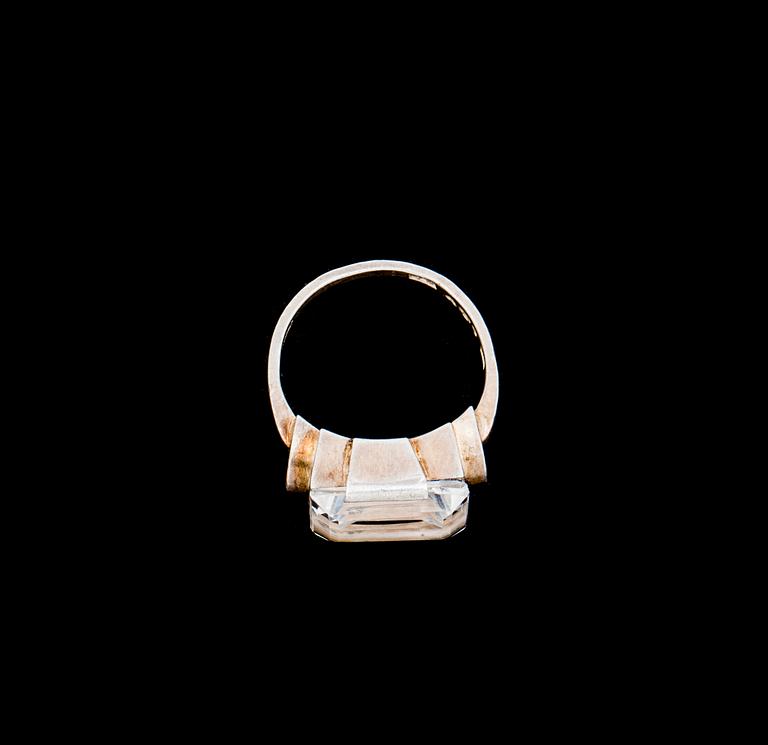 RING, silver med bergkristall. Heribert Engelbert, Stockholm 1942. Vikt ca 4 gram.