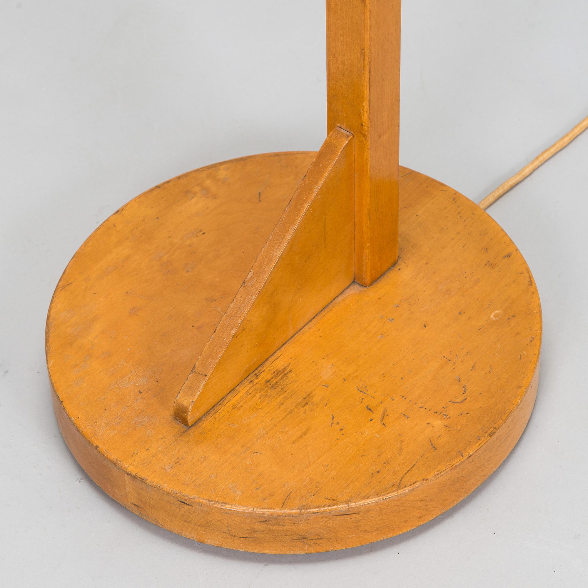 Aino Aalto, golvlampa, modell 806A tillverkare Oy Taito Ab. 1940-tal.