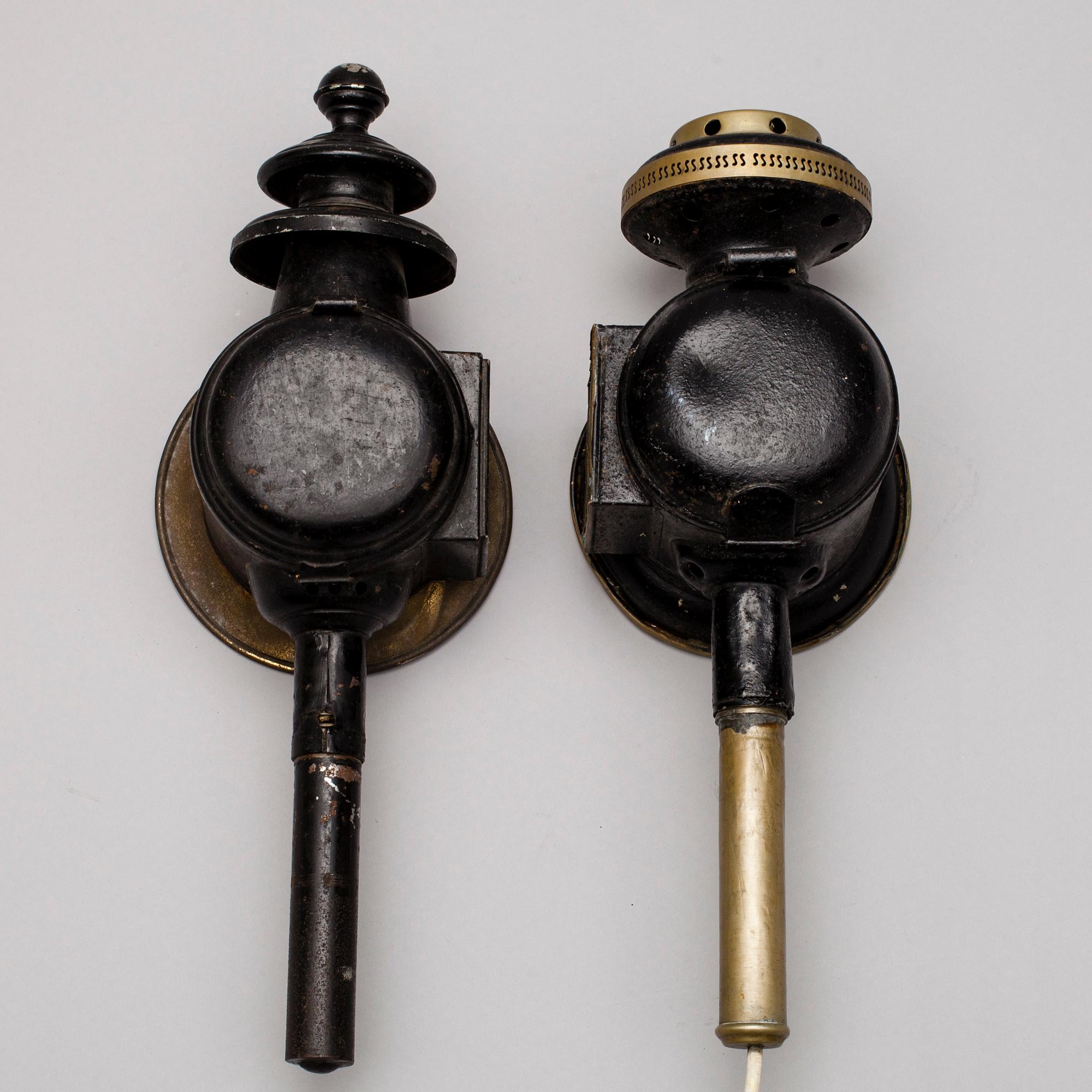 VAGNSLYKTOR, 2 st, snarlika, plåt och glas, 1800-talets slut.
