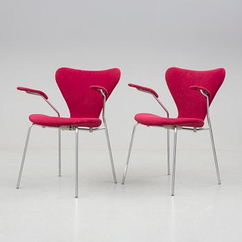 KARMSTOLAR, ett par, "Sjuan", Arne Jacobsen, Fritz Hansen.