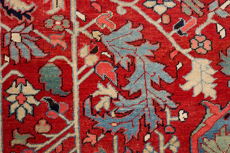 A carpet, semi-antique Heriz, ca 590,5 x 374,5-384,5 cm.