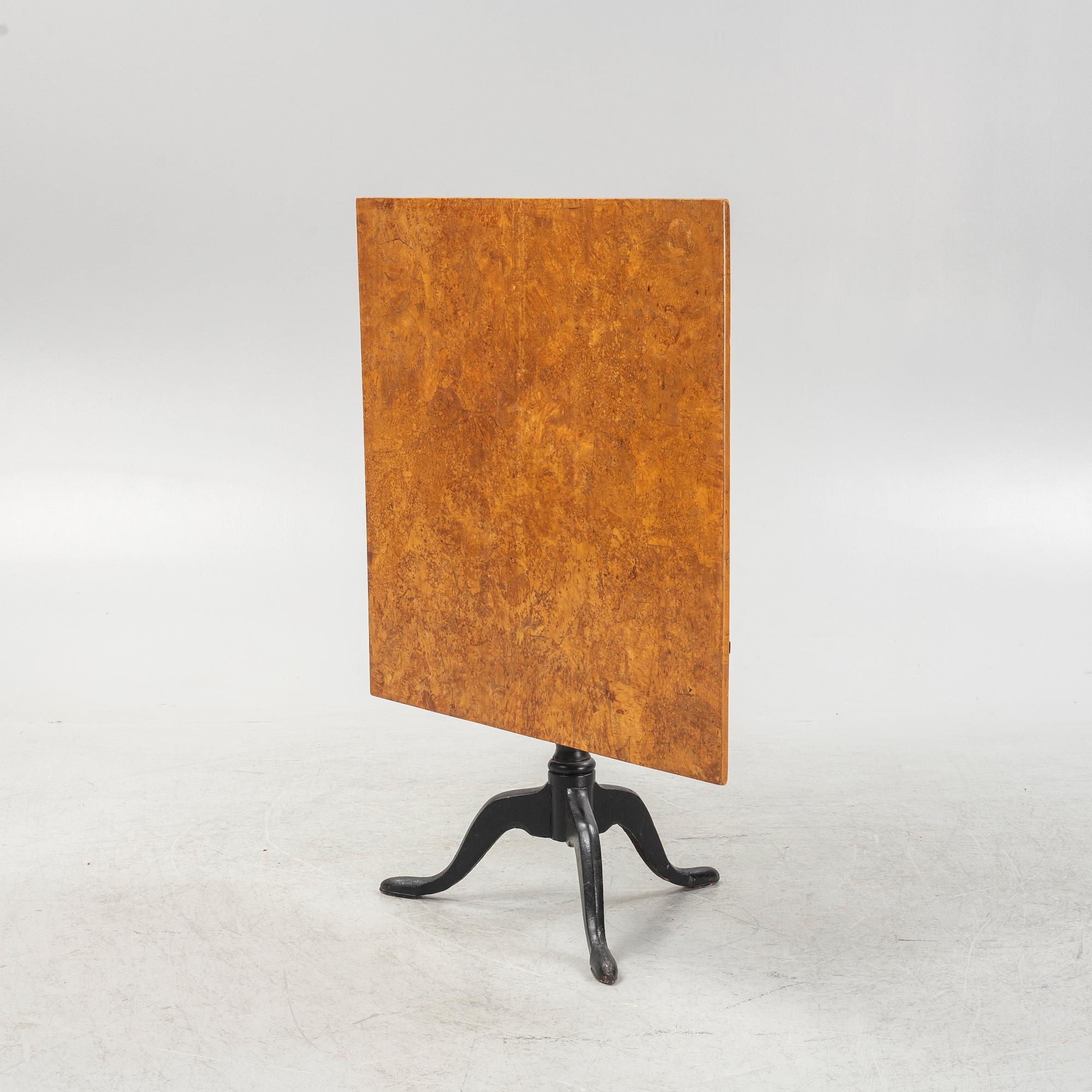 Fällbord av Lars Erik Lindell (mästare i Köping 1818-1843).