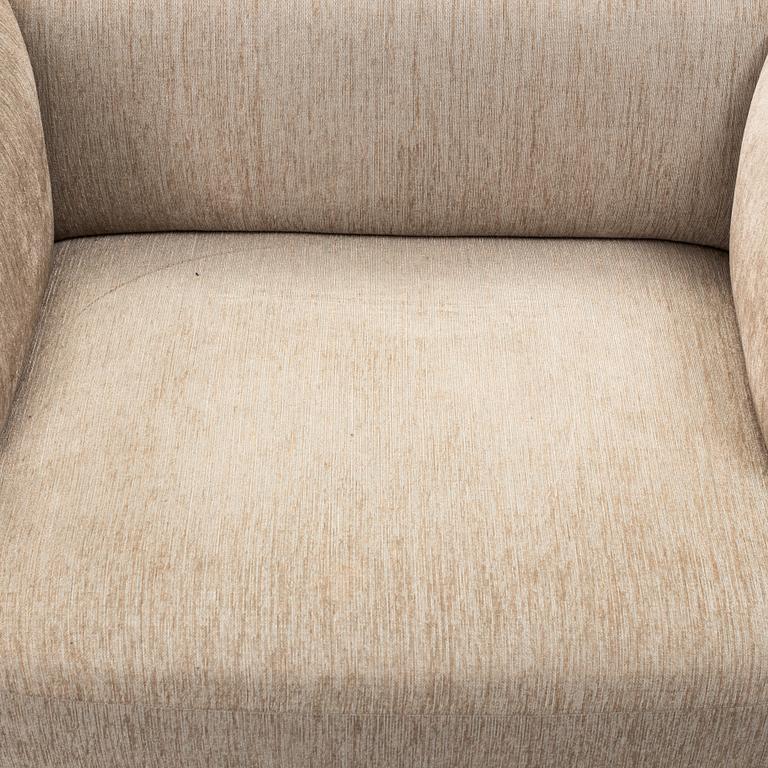 A pair of Promemoria Furniture easy chairs. Italy.