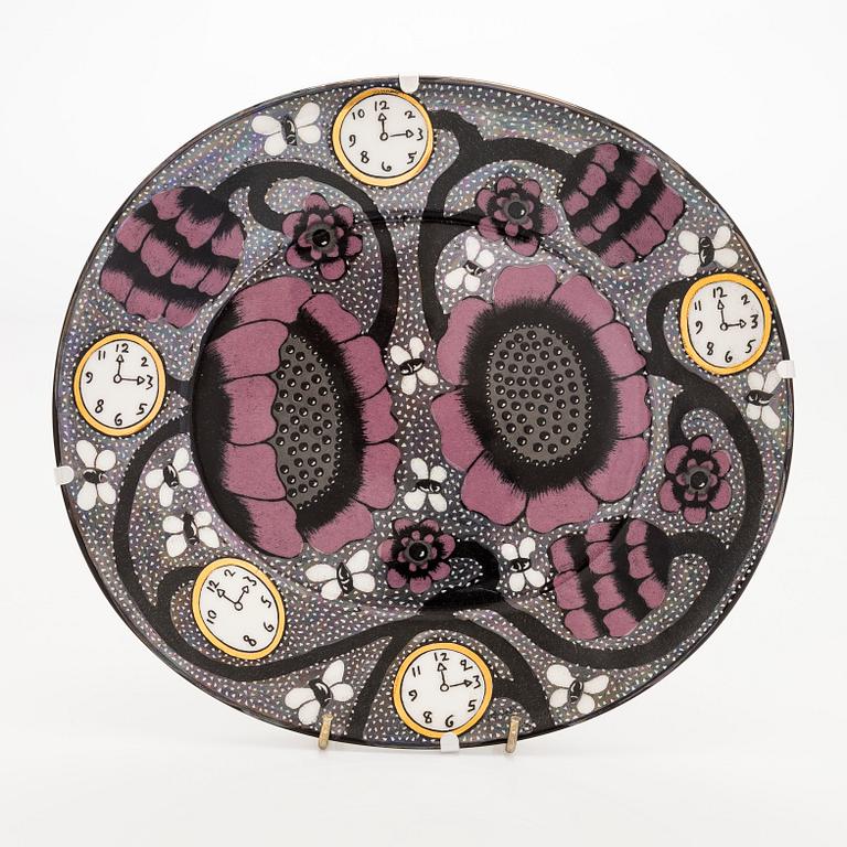 Birger Kaipiainen, A decorative porcelain dish, 'Elegance/6', numbered 335. Pro Arte, Arabia.