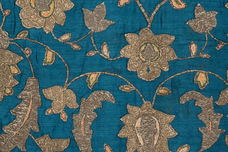 An 17th century silk 'Bocha' from the Ottoman empire, ca 99 x 94 cm.