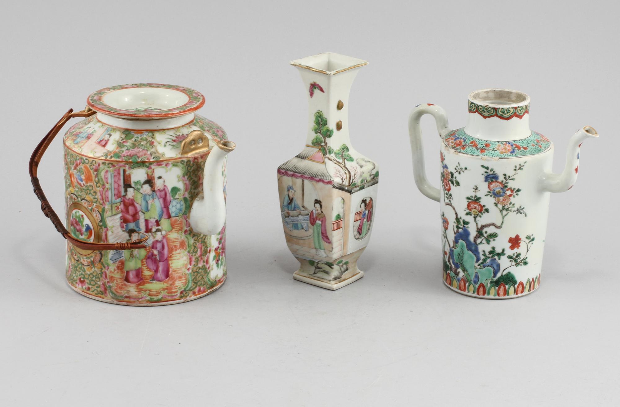 VAS samt KANNOR, 2 st, porslin, Kina, 1800-tal.