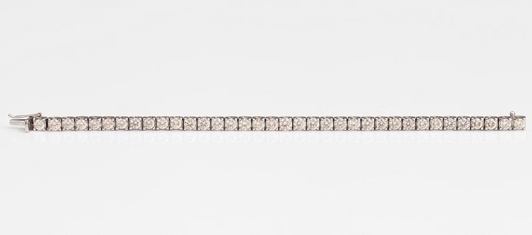 ARMBAND, 18K vitguld, briljantslipade diamanter ca 11.34 ct tot.