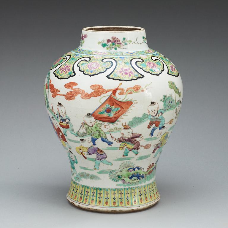 A famille rose vase, late Qing dynasty.