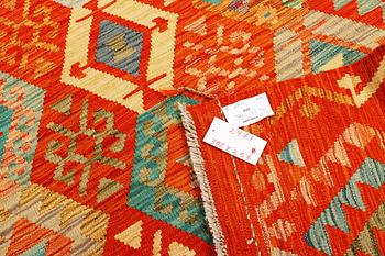 Matta, Kelim, ca. 302 x 257 cm.