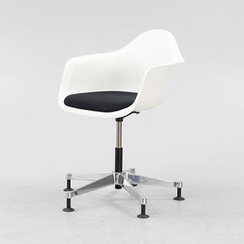 Charles & Ray Eames, a 'PACC' chair, Vitra.