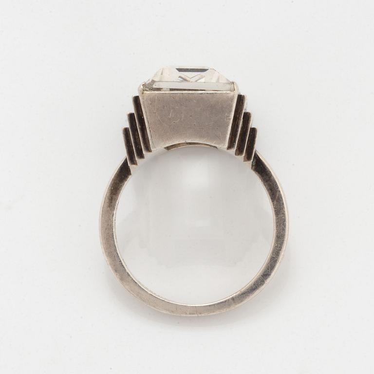 Wiwen Nilsson, ring, sterlingsilver med fasettslipad bergkristall.