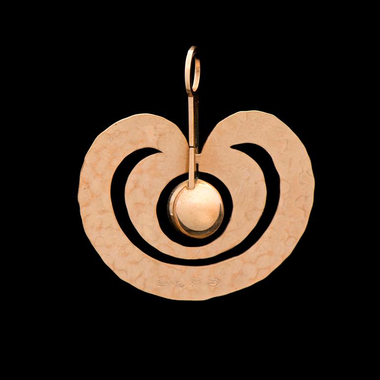 TAPIO WIRKKALA, RIIPUS, "Omena", 14K kultaa. Kultakeskus 1977.
