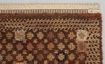 CARPET. "Bankrabatten brun". Knotted pile (flossa). 213,5 x 202 cm. Signed AB MMF BN.