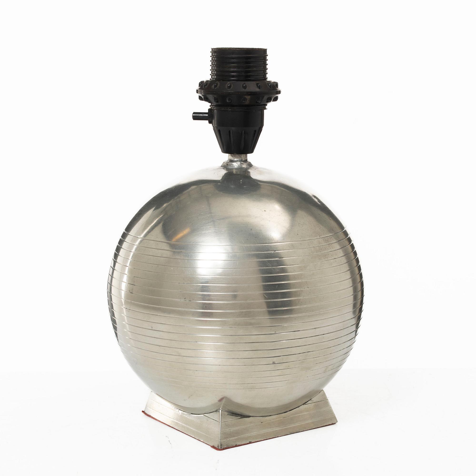 Guldsmedsaktiebolaget (GAB), bordslampa, tenn, Stockholm 1934.