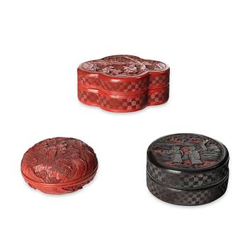 A group of three Chinese lacquer boxes with covers, late Qing dynasty.