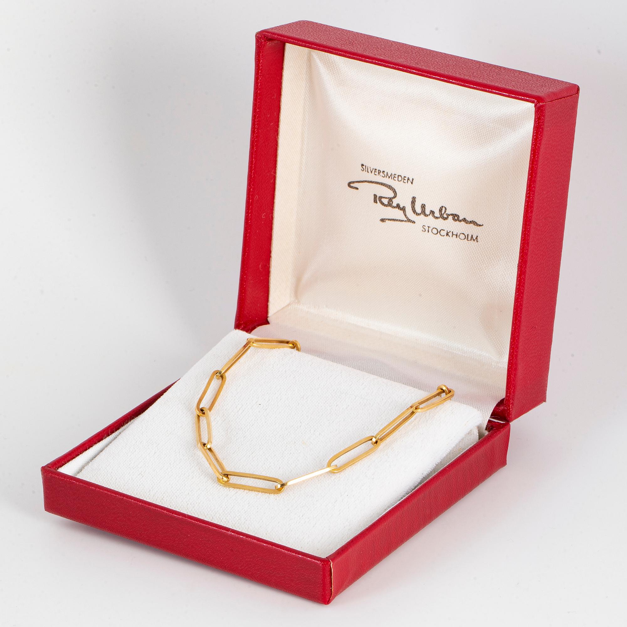 18K gold Rey Urban necklace.