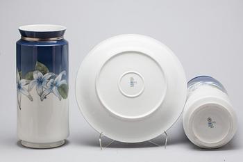 VASER, ett par och FAT, porslin, Royal Copenhagen.