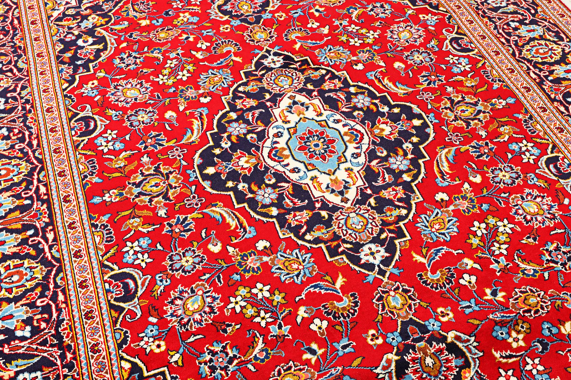 Matta, Keshan, ca. 300 x 195 cm.