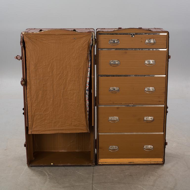 RESEKOFFERT/GARDEROB, "Steamer Trunk Wardrobe".