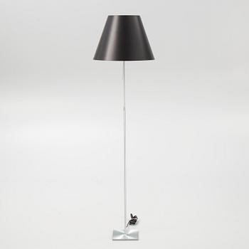 Paolo Rizzatto, golvlampa, "Costanza D13", Luceplan, Italien 1900-talets andra hälft.