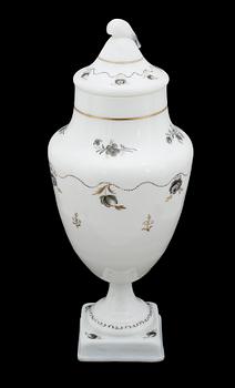 URNA MED LOCK, opalinglas, empire, Strömbäcks glasbruk, 1800-talets första kvartal.