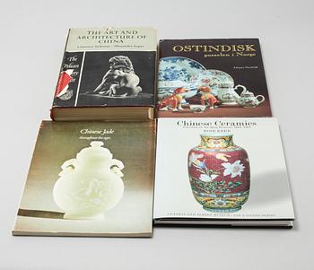 17 books and catalouges, mostly about oriental crafts, 20th century.