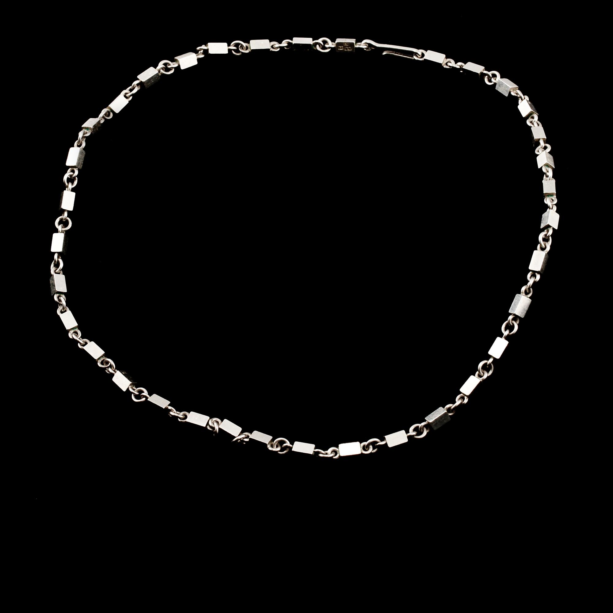 COLLIER, sterling silver, Wiwen Nilsson, Lund, 1959. Vikt 22 g.