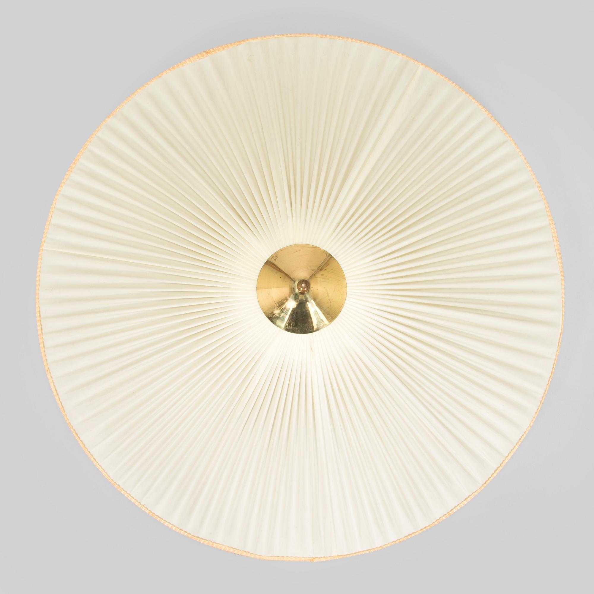 Takplafond 1900-talets mitt.