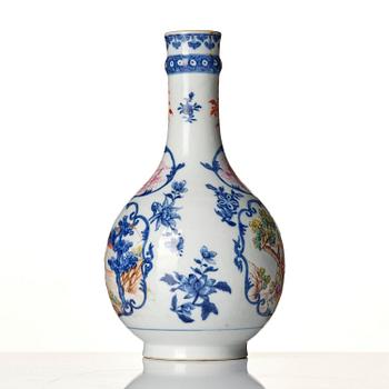 A blue and white famille rose bottle vase, Qing dynasty, Qianlong (1736-95).