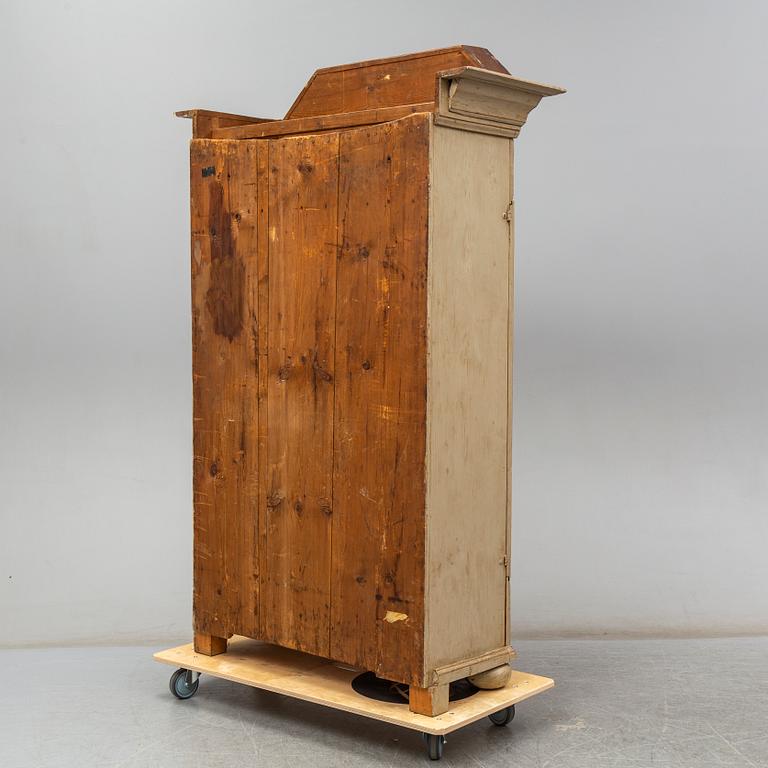 An early 20th Century cabinet.