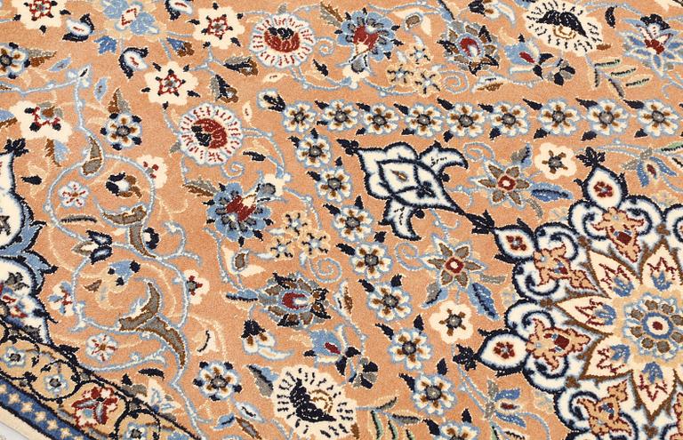 A part silk Nain runner, so-called 9 LAA, approx. 277 x 86 cm.