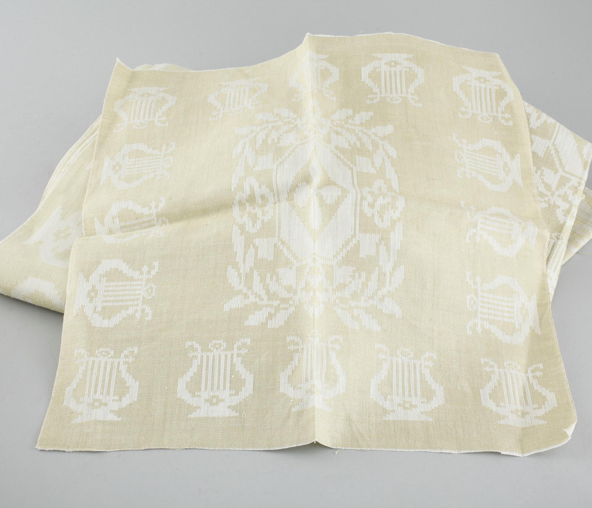 DUK samt 12 st SERVETTER, linne, Klässbol, 1900-talets andra hälft.
