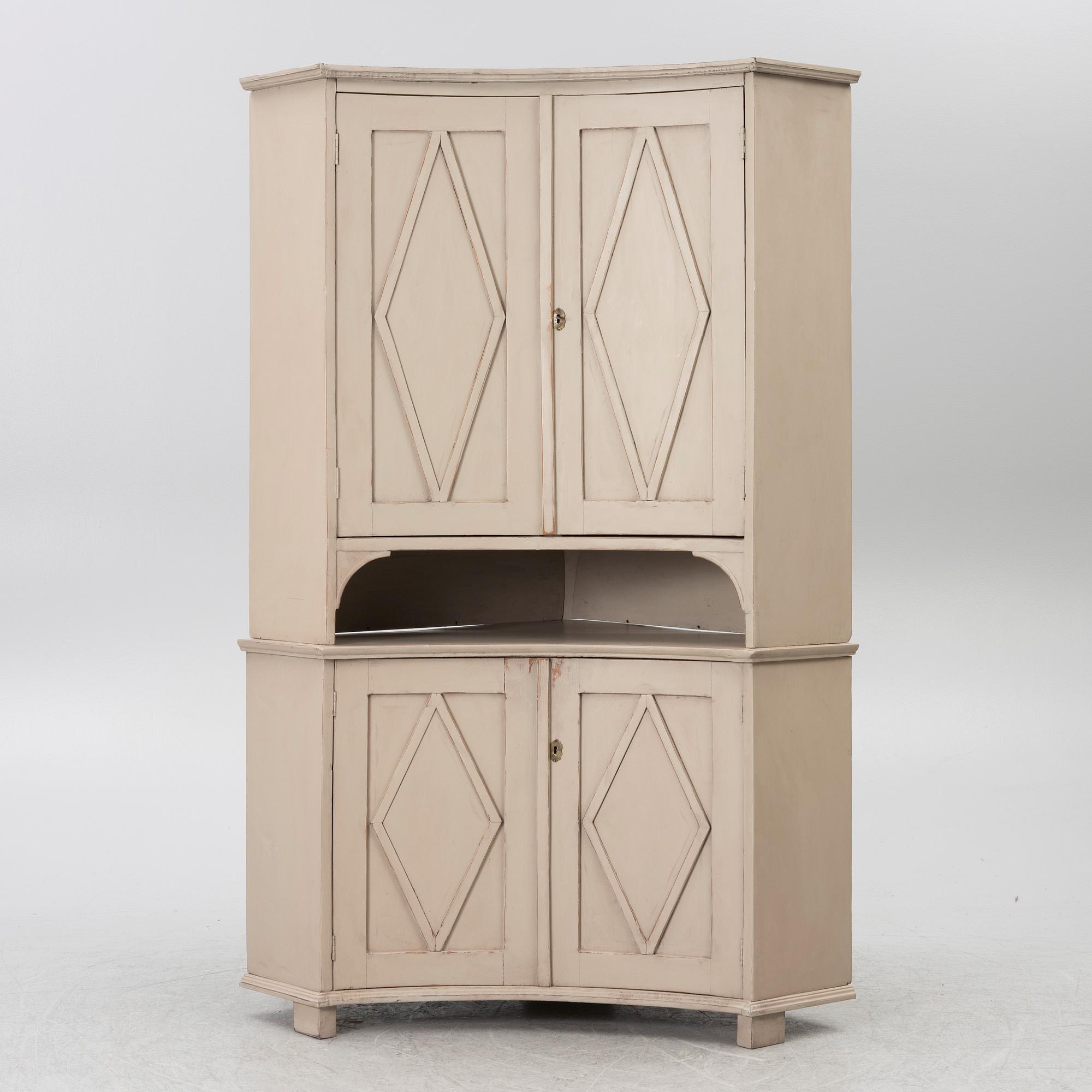 Corner cabinet, 19th century.