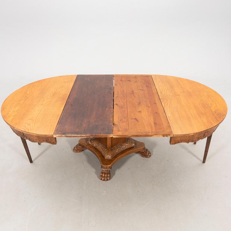 Dining table, late Empire style, mid/second half of the 19th century.
