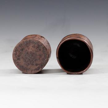 VASER, 2 ST. Sign. Bryk.