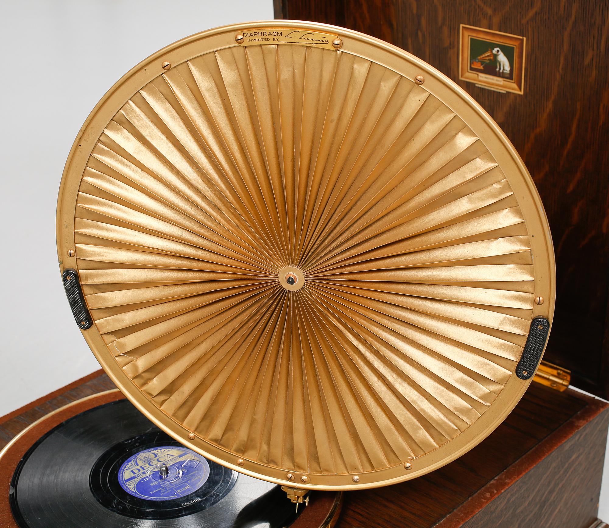 GRAMMOFON, "HMV Model 460 Lumiere", The Gramophone Company Ltd, 1900-talets första hälft.