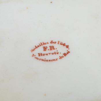 Bordsgarnityr, 3 delar, porslin, Frankrike, 1800-talets mitt/andra hälft.