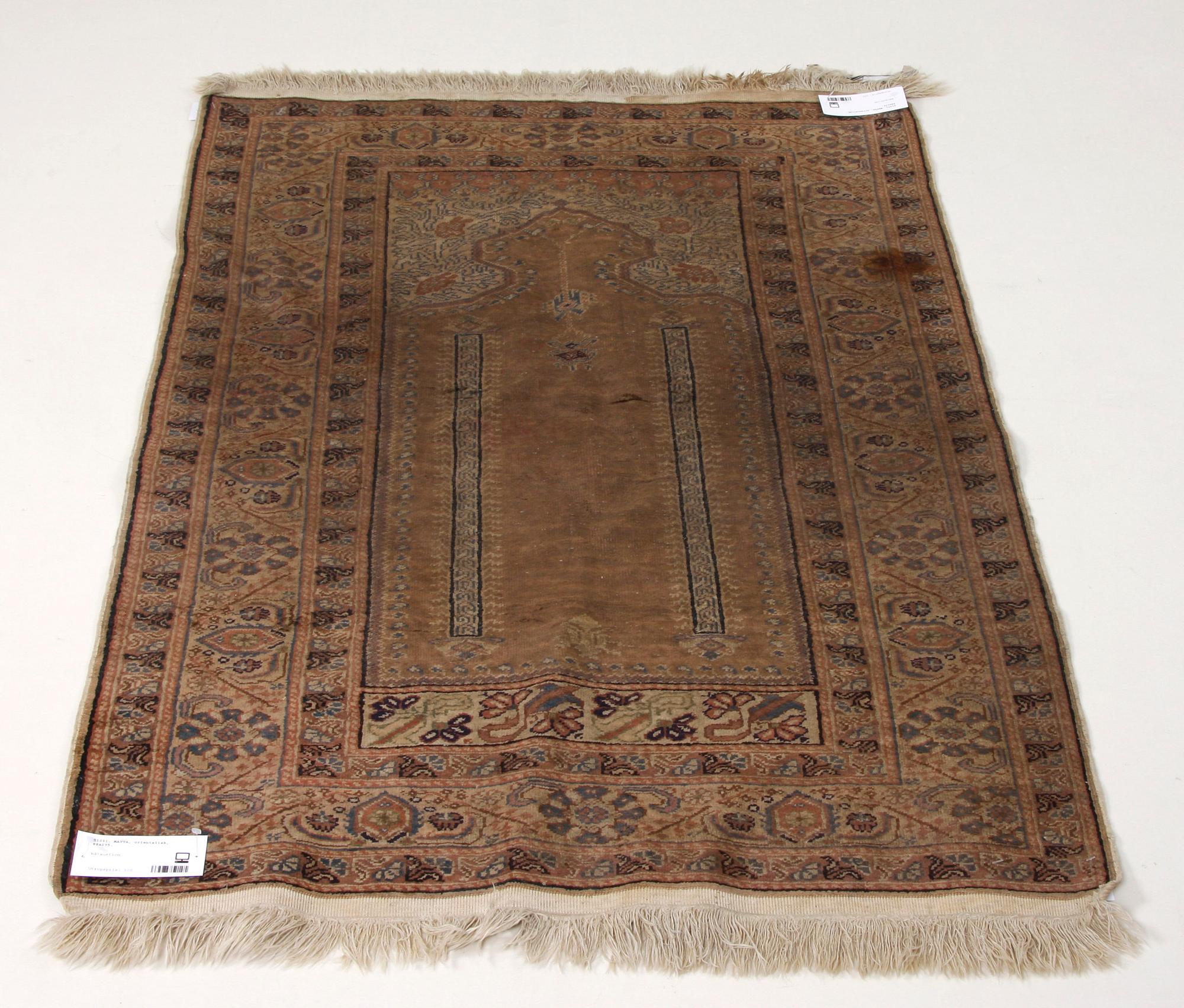MATTA, orientalisk, 88x135.