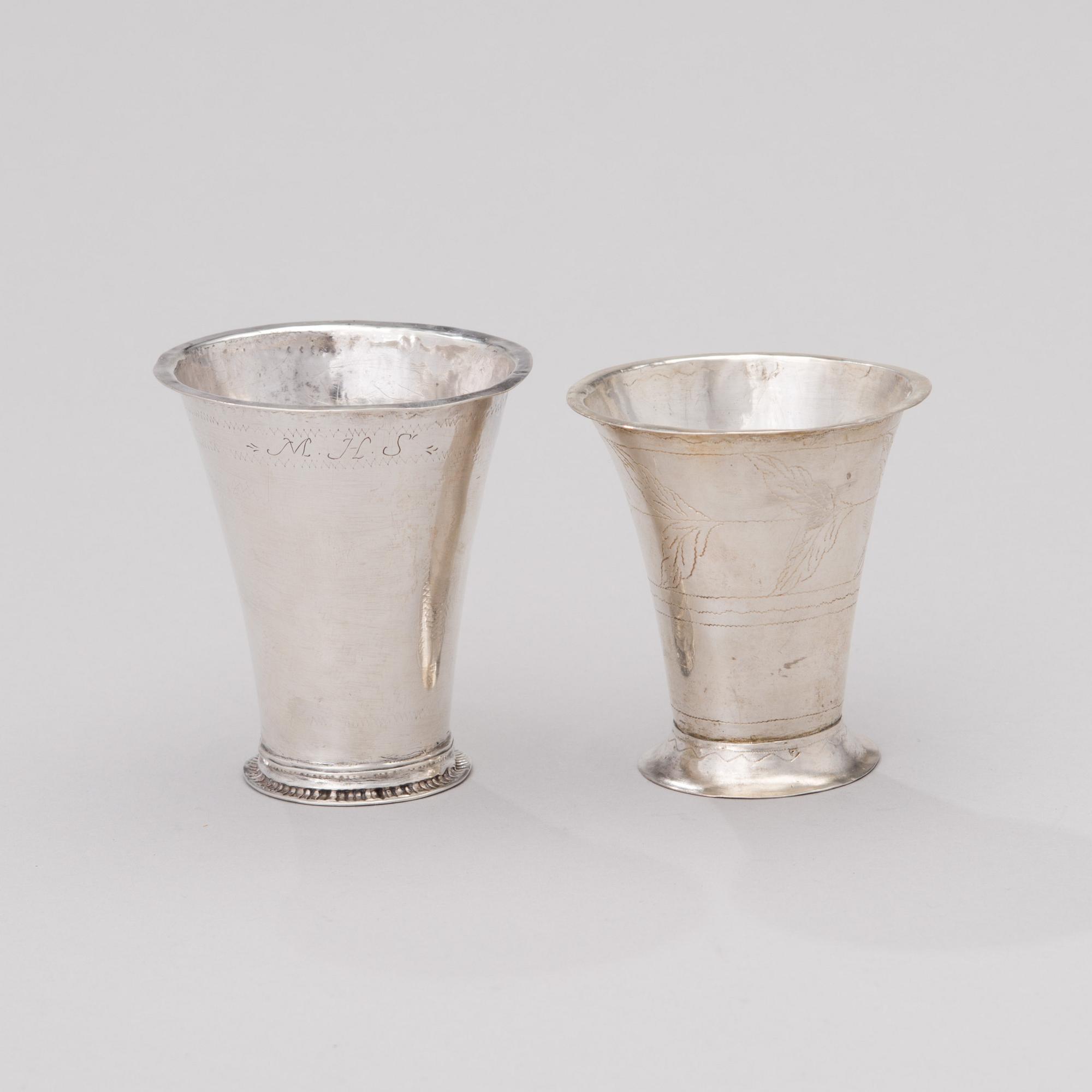 PIKAREITA, 2 kpl, hopeaa, Anders Östberg, Kokkola 1800-luvun alku ja Lars Stabaeus, Tukholma 1754. Yhteispaino 79 g.