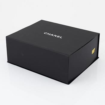 Chanel, a bouclé handbag, 2018.