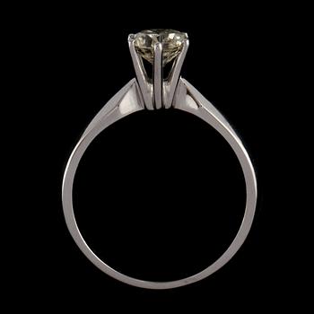 RING, 18k vitguld med briljantslipad diamant, 1.02 ct. Vikt 4 g.