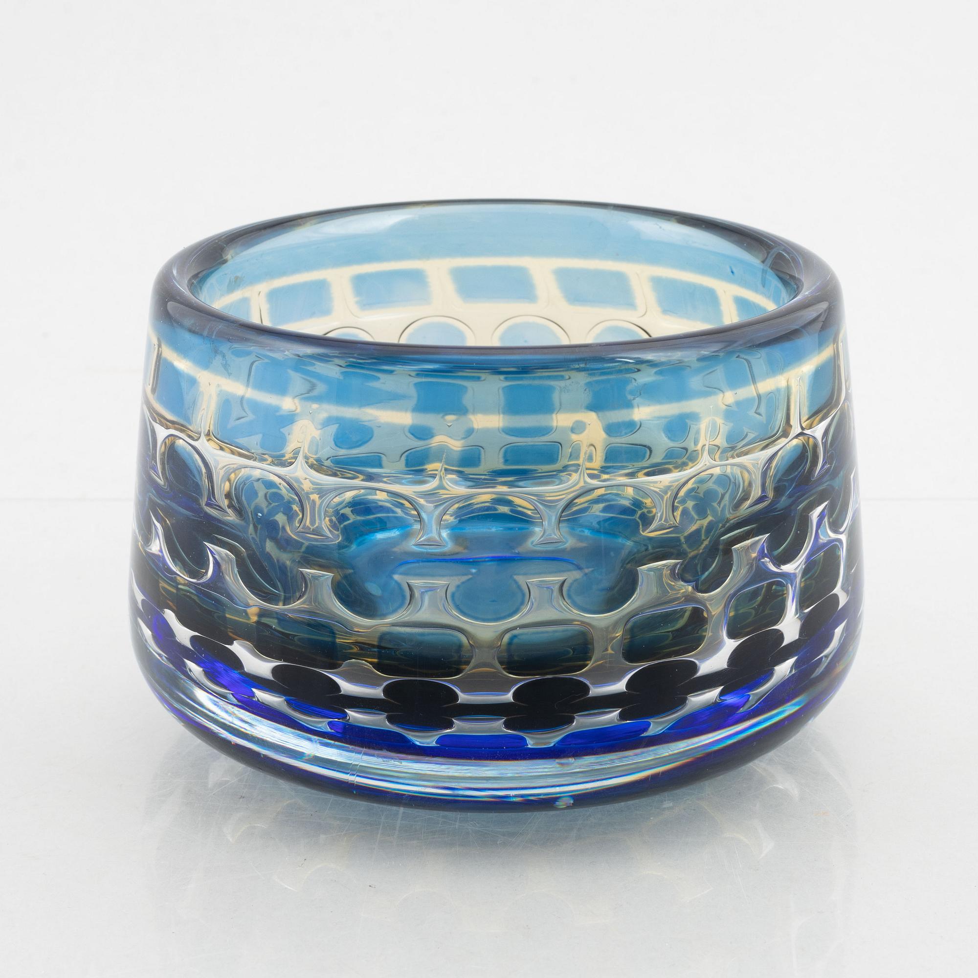 Ingeborg Lundin, an 'Ariel' glass bowl, Orrefors 1970.