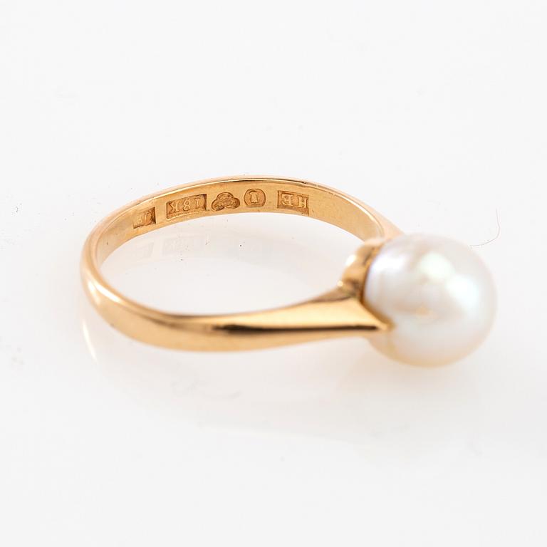 Ring, 18K gold and pearl, Stigbert, Stockholm, 1964.