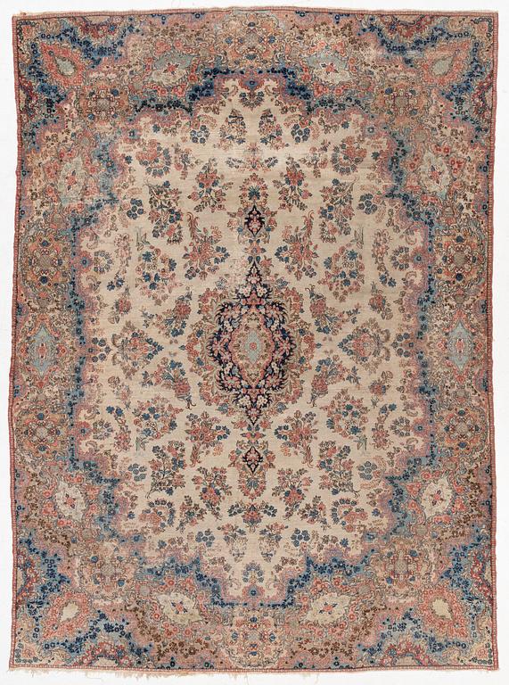 Rug, Kirman, semi-antique, approx. 370 x 267 cm.