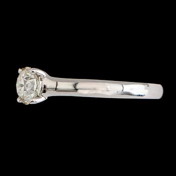 RING, 18 k vitguld, solitär briljantslipad diamant 1.01 ct.