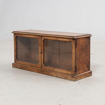 Table vitrine, 19th century.