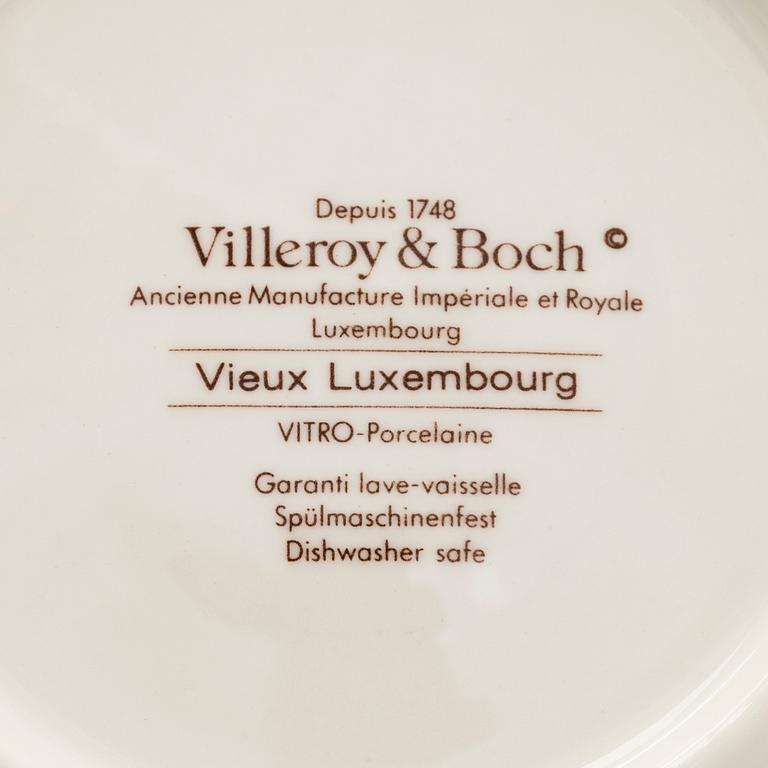 A porcelain service, 31 pieces, "Vieux Luxembourg", Germany, later half of the 20th century.