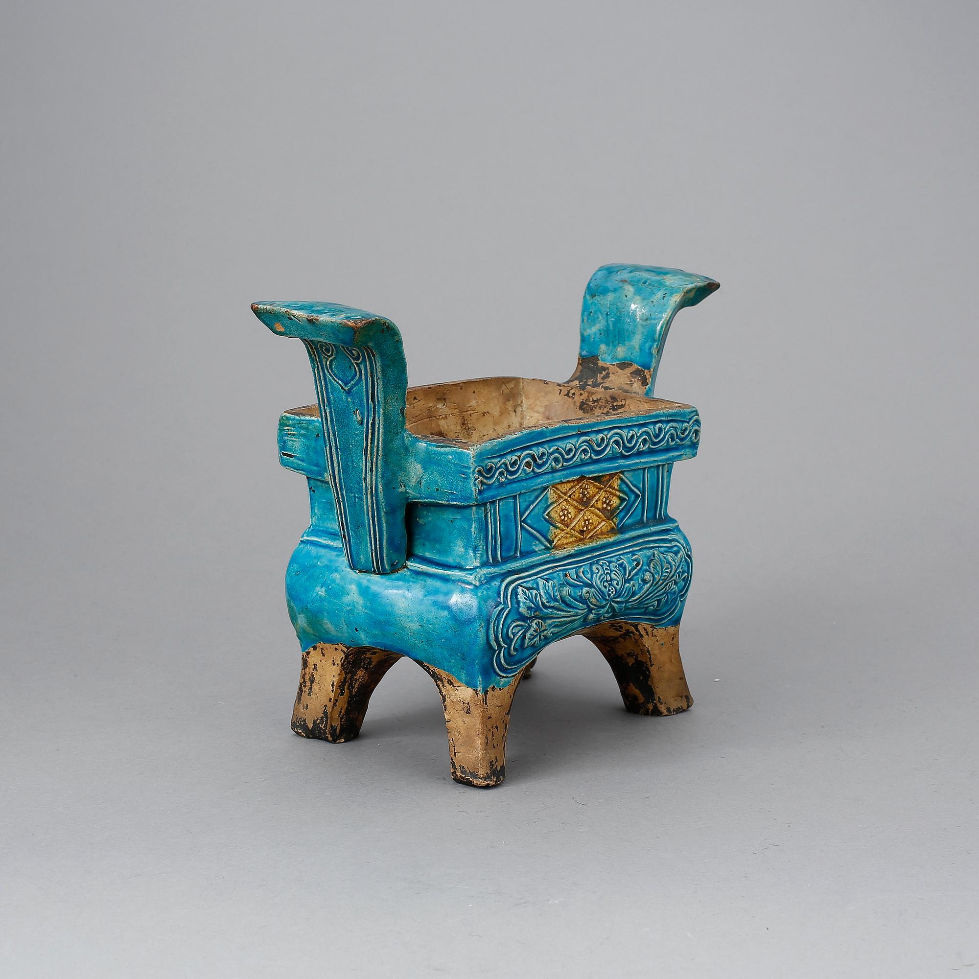 RÖKELSEKAR, lergods, Kina, troligen Mingdynastin.