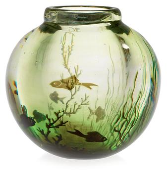 845. An Edward Hald 'Graal' glass vase, Orrefors 1938.