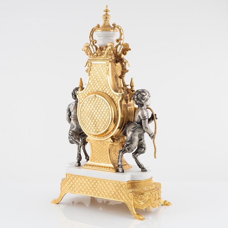 Bordspendyl, Louis XVI-stil, Walt, Italien, samtida tillverkning.
